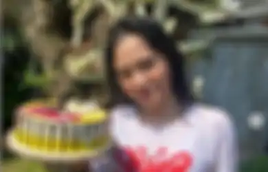 Intip Momen Ultah Tissa Biani, Dapat Kue Hingga Lemparan Tepung!