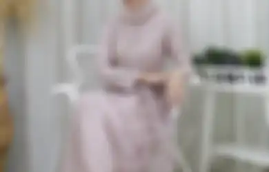 7 Model Dress Warna Rosegold yang Cantik Dipakai Buat Lebaran!