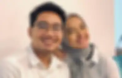 Lemas, Nabila Ishma Duduk Bersimpuh di Depan Peti Jenazah Eril, Curhatan Pilu Sang Kekasih Bikin Netizen Banjir Air Mata: Mereka Akhirnya Bertemu Kembali