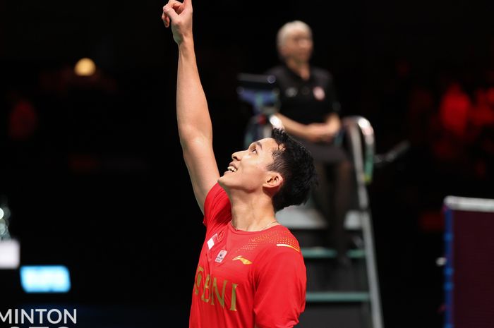 Selebrasi Jonatan Christie saat menyumbangkan angka untuk Indonesia pada semifinal Thomas Cup 2020, Sabtu (16/10/2021)