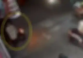 Kapok! Kepergok Warga Saat Sedang Maling Motor Matik, Pemuda Babak Belur  Dihajar Masa Warga