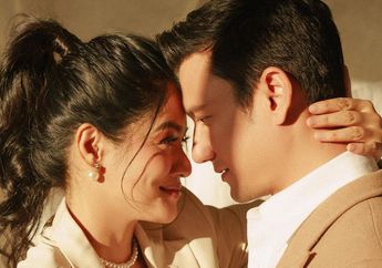 Bikin Bahagia Mata yang Melihat, Intip Penampilan Titi Kamal dan Christian Sugiono Saat Lakukan Pemotretan Mesra!