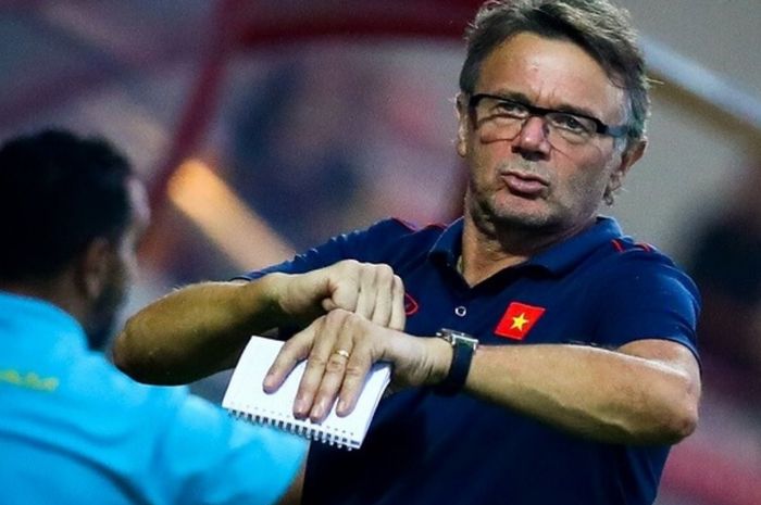 Pelatih Timnas U-22 Vietnam, Philippe Troussier tengah ketar-ketir menghadapi kenyataan jumpa Indonesia di semifinal SEA Games 2023.