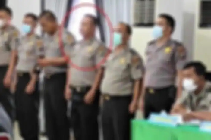 6 anggota polisi yang terlibat kasus pemerasan pada istri tahanan.