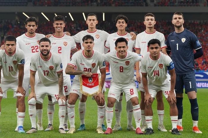 Starting line-up Timnas Indonesia melawan China dalam laga keempat Grup C putaran ketiga Kualifikasi Piala Dunia 2026 zona Asia di Qingdao, 15 Oktober 2024.