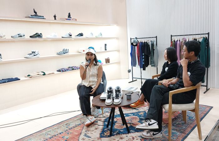 Suasana acara Urban Sneakers Society (USS) di Hall A dan Hall B Jakarta Convention Center, Sabtu (10/12/2022).