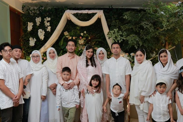 Keluarga besar Raffi Ahmad.