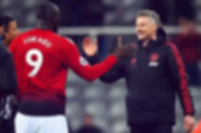 Romelu Lukaku (kiri) bersama Ole Gunnar Solskjaer (kanan)