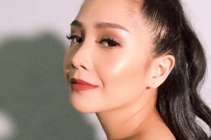 Biasa kenakan make up dengah harga selangit, penampilan Nagita Slavina buat melongo usai berdandan menggunakan riasan di bawah Rp 50 ribu