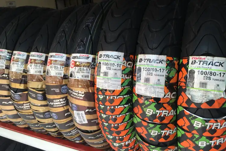 Bener Gak Sih, Ban dengan Coakan Banyak Cuma Khusus Buat Motor Harian