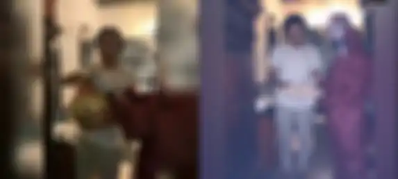 Dwi Sasono saat menujukkan barang bukti narkoba yang tersimpan di dalam sebuah guci