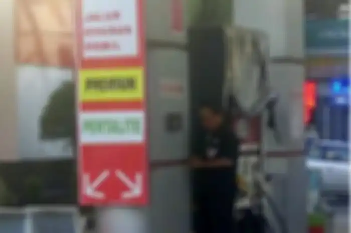 Pom bensin Haji Naman di Pondok Kelapa diduga diskriminatif terhadap pemotor.