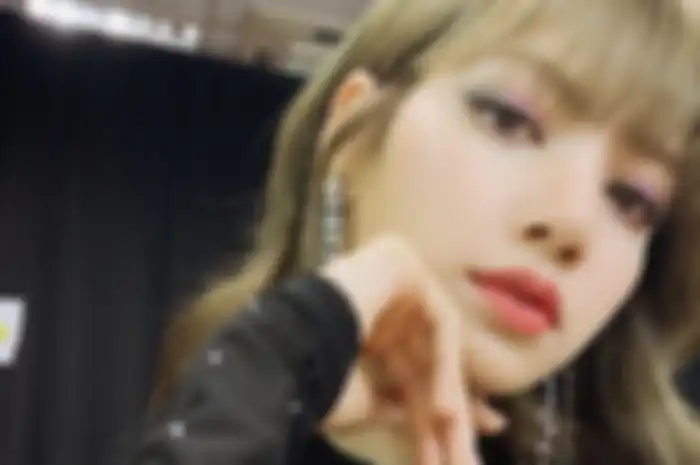 eye makeup Lisa BLACKPINK