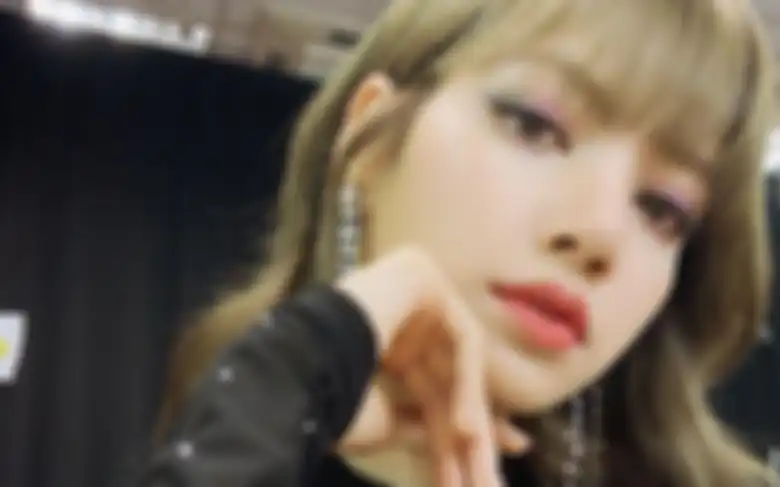 eye makeup Lisa BLACKPINK