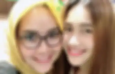  Niat Hati Pamer Masakan Sang Suami, Ibunda Ayu Ting Ting Justru Banjir Hujatan Dianggap Tega Lakukan Hal Ini Pada ART-nya: Gak Etis 