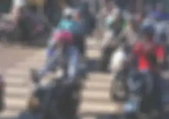Ratusan Pemotor Terobos Zebra Cross, Pejalan Kaki Enggak Berani Nyeberang Jalan
