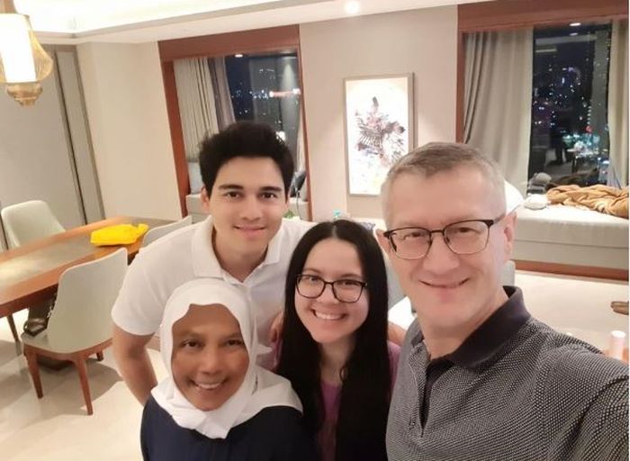 KELUARGA MAXIME - Potret Maxime Bouttier bersama keluarganya. Sang ayah berdarah Prancis.