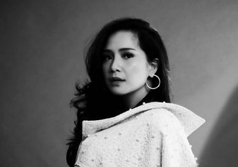 Lihat Gaya Sederhana Nagita Slavina Saat Naik Metromini Kenakan Waist Bag Seharga 43 Juta Rupiah