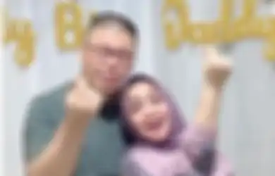 Nikahi Duda Tajir Melintir Beranak Dua, Rieta Amilia Pamerkan Kedekatannya dengan Putra Putri Sambungnya, Nampak Kompak dan Hangat