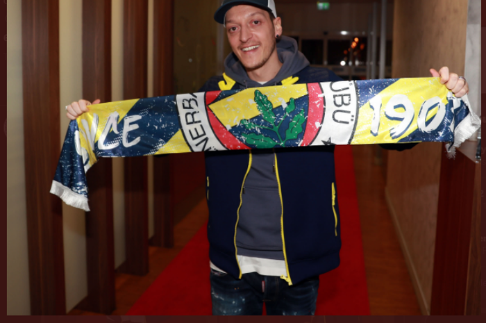 Bintang Fenerbahce, Mesut Oezil.