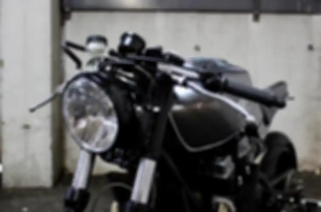 Honda CB750 F2 Nighthawk cafe racer dari Létabli Garage