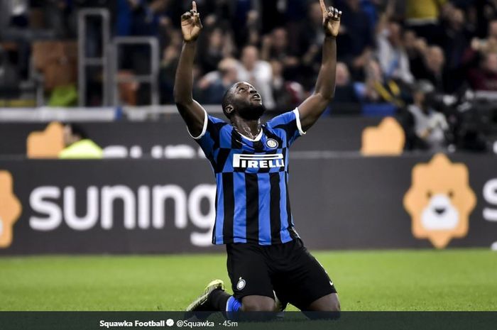 Striker Inter Milan, Romelu Lukaku, mencetak satu gol ketika melawan Brescia pada Rabu (30/10/2019) di Stadion Mario Rigamonti.