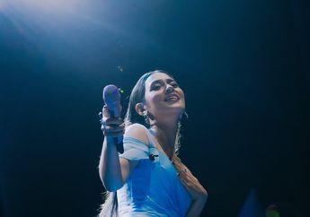 Nyanyikan &lsquo;Mantan Terindah&rsquo;, Raisa Curhat Saat Manggung, Singgung Patah Hati