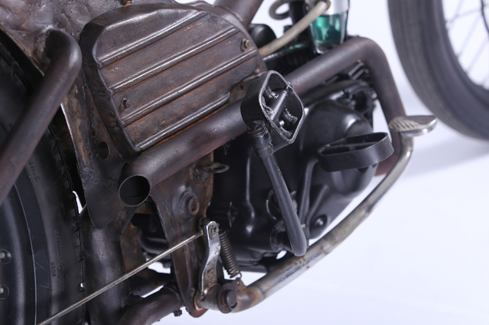 Honda C 700 dengan modifikasi choppy cub