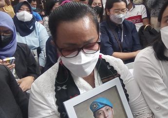 Ferdy Sambo Divonis Mati dan Putri Candrawathi 20 Tahun Penjara, Ibunda Brigadir J Ungkap Hal Ini