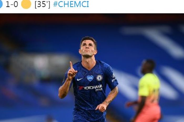 Winger Chelsea, Christian Pulisic, merayakan gol yang dicetak ke gawang Manchester City dalam laga Liga Inggris di Stadion Stamford Bridge, Kamis (25/6/2020).