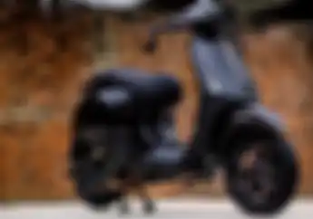 Lekuk Body Membulat! Vespa Sprint 125 Dibalut Karbon Sekujur Body, Jadi Keliatan Gahang Abis
