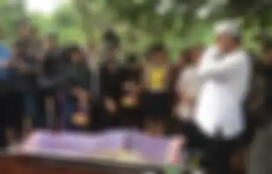 Innalillahi, Meninggal Dunia Karena Kanker Ganas sampai Harus Dimandikan Sebanyak 3 Kali Pakai Detergen, Makam Artis Ini Dikabarkan Amblas dan Berubah dari Kondisi Semula