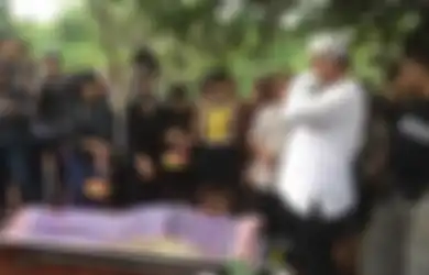 Innalillahi, Meninggal Dunia Karena Kanker Ganas sampai Harus Dimandikan Sebanyak 3 Kali Pakai Detergen, Makam Artis Ini Dikabarkan Amblas dan Berubah dari Kondisi Semula
