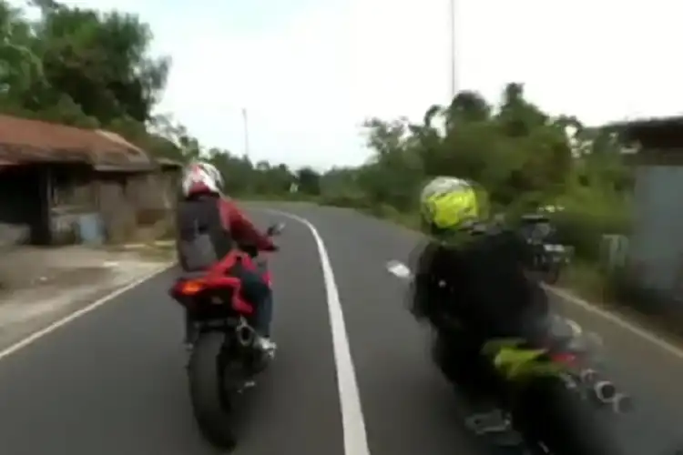 Simak, Begini Cara Menyalip Kendaraan yang Benar, Bukan Asal Ngegas