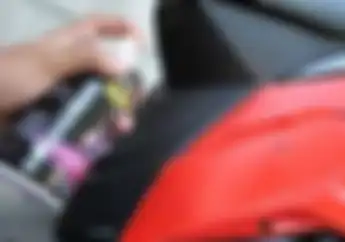 Pantas Gampang Ngelupas, Ternyata Begini Teknik  Mengecat Dek Motor Matic