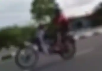 Video Tragis Tapi Lucu, Mau Wheelie Malah Dibikin Malu Ban Sendiri!
