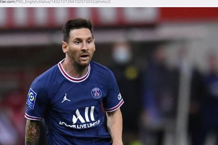 Megabintang Paris Saint-Germain, Lionel Messi, beraksi dalam laga Liga Prancis kontra Reims di Stade Auguste-Delaune, Minggu (29/8/2021).