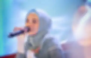 Buat Mulan Jameela Tak Kuasa Tahan Tangis, Peramal Mendadak Singgung Sosok di Balik Cincin yang Melingkar di Jarinya: Kamu yang Sabar ya