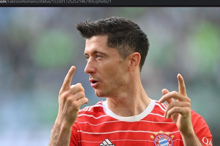 Penyerang Bayern Muenchen, Robert Lewandowski, masuk dalam buruan Paris Saint-Germain (PSG).