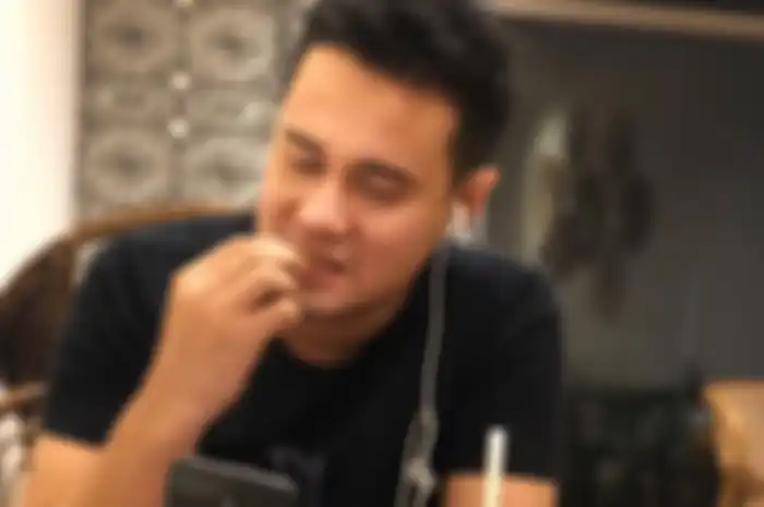 Bobby Joseph ditangkap karena kasus narkoba. Di akun medsosnya, foto Bobby malah berisi promosi judi online.