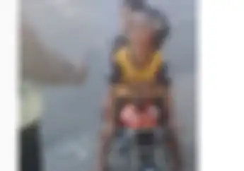 Viral.. Bocah TK Ditilang Polisi Gara-gara Boncengan Naik MiniGP, Ekspresinya Polos Banget