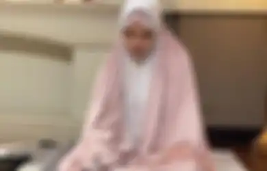 Awalnya Dicap Mualaf usai Berani Gunakan Mukena di Unggahan Instagram, Kini Mantan Billy Syahputra Justru Siapkan Menu Berbuka Puasa di Meja Makan, Alasannya Bikin Merinding!