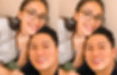 Bantah Keras Tudingan Putus hingga Sang Adik Sebut Orang Sirik, Ayu Ting Ting Pamer Foto Mesra Gelendotan di Bahu Aditya Jayusman, sang Biduan: Siapa Bilang Putus?