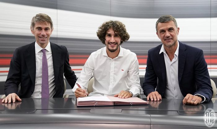 AC Milan merekrut Yacine Adli dari Bordeaux pada deadline day alias hari terakhir bursa transfer, Selasa (31/8/2021). 