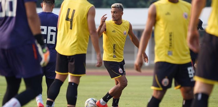 Pemain Persija Jakarta, Bruno Matos, dalam  official training jelang melawan Kalteng Putra di Stadion Madya, Senayan, Jakarta Pusat, Senin (19/8/2019).