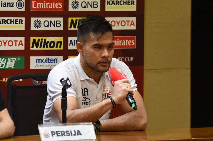 Kiper Persija Jakarta, Andritany Ardhiyasa saat memberikan keterangan pers pasca laga kontra Ceres Negros, Selasa (23/4/2019).