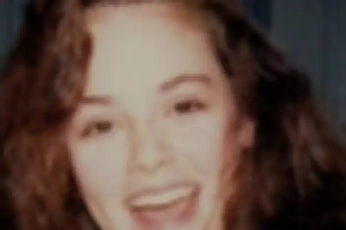 Model dan aktris berusia dua puluh satu tahun Rebecca Schaeffer sedang dalam perjalanan untuk menjadi bintang Hollywood.