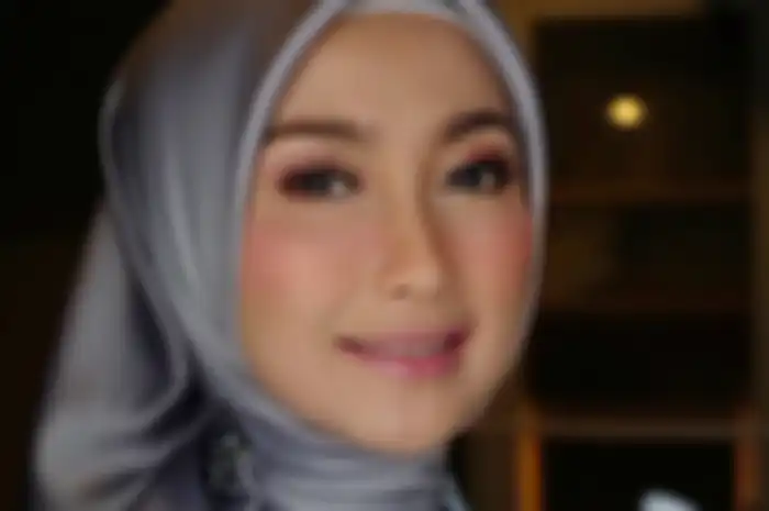 Desy Ratnasari 