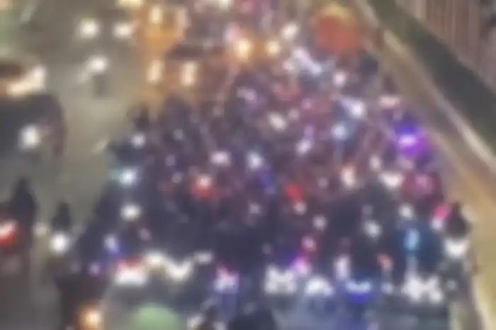 Ratusan klub moge diduga tutup jalan Gatot subroto, ganggu penguna jalan lain
