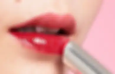 Enggak Merusak Bibir, Ini 3 Lip Balm Berwarna Terbaru yang Layak Dibeli!